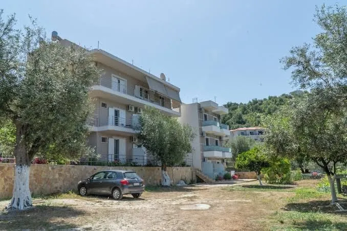 Koks’ Guesthouse, Albanian Riviera interior view