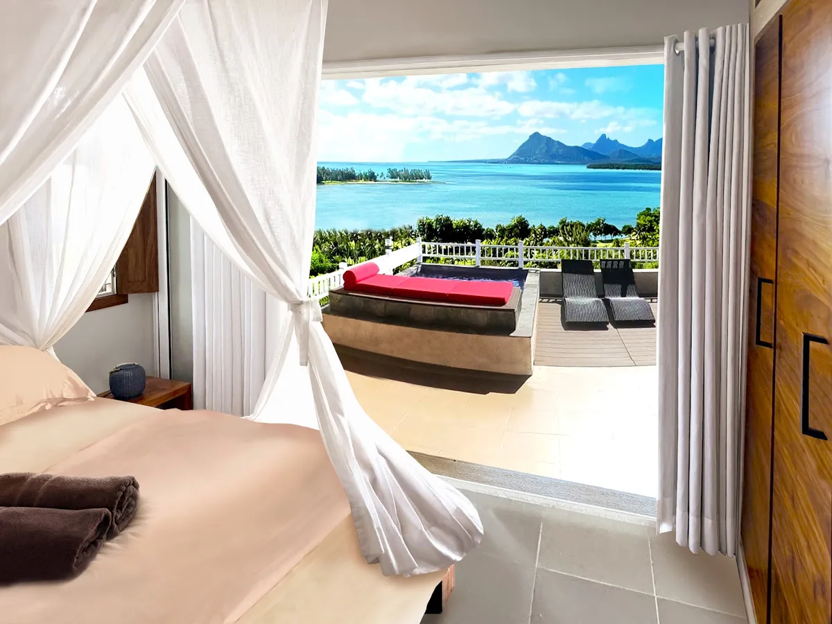 Kozy Le Morne, Le Morne interior view