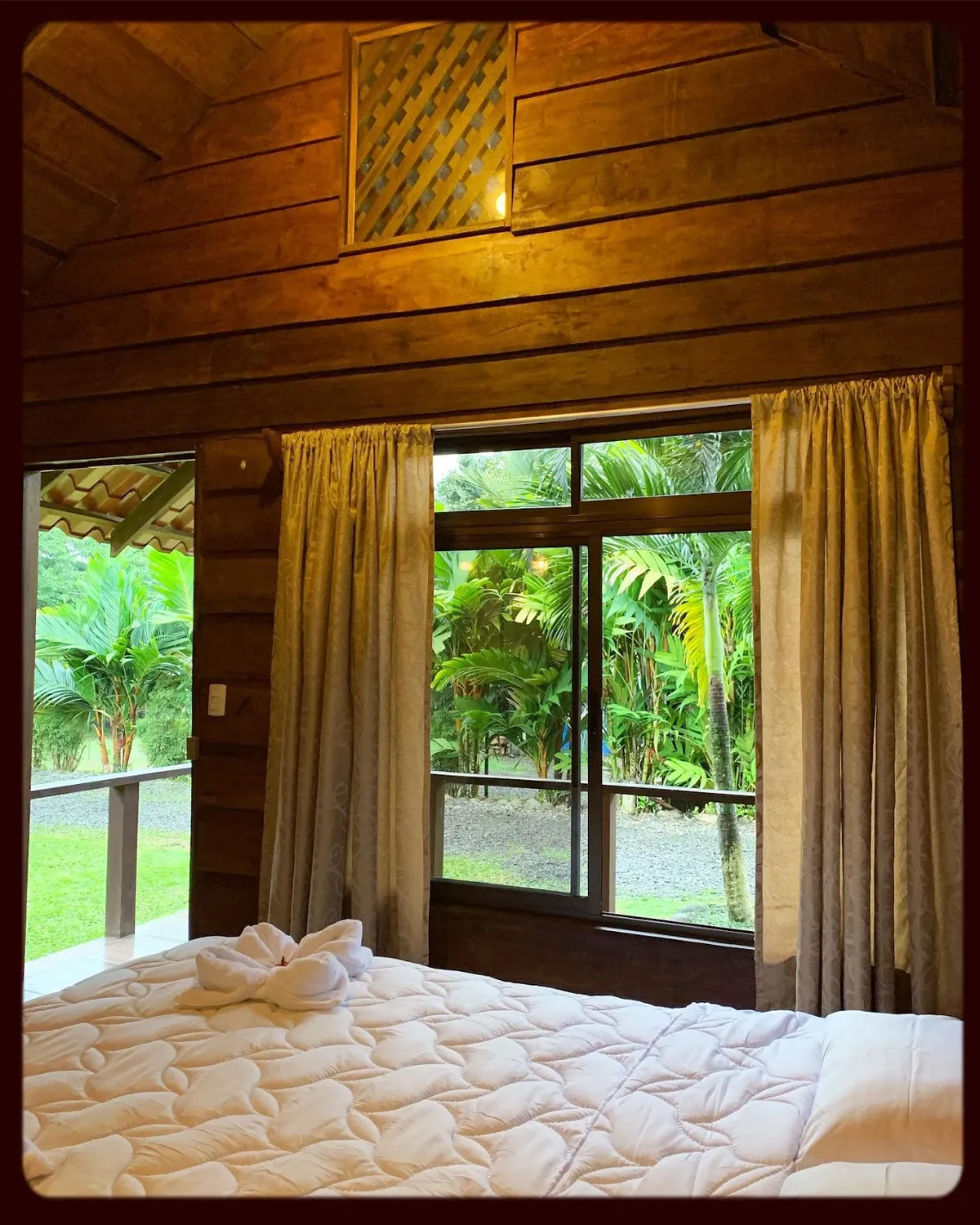 La Fortuna Waterfall Bungalows, La Fortuna interior view