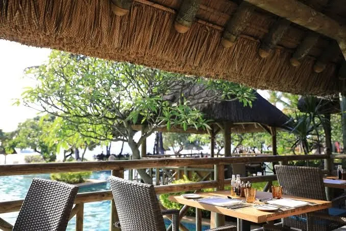 La Pirogue, Flic En Flac interior view