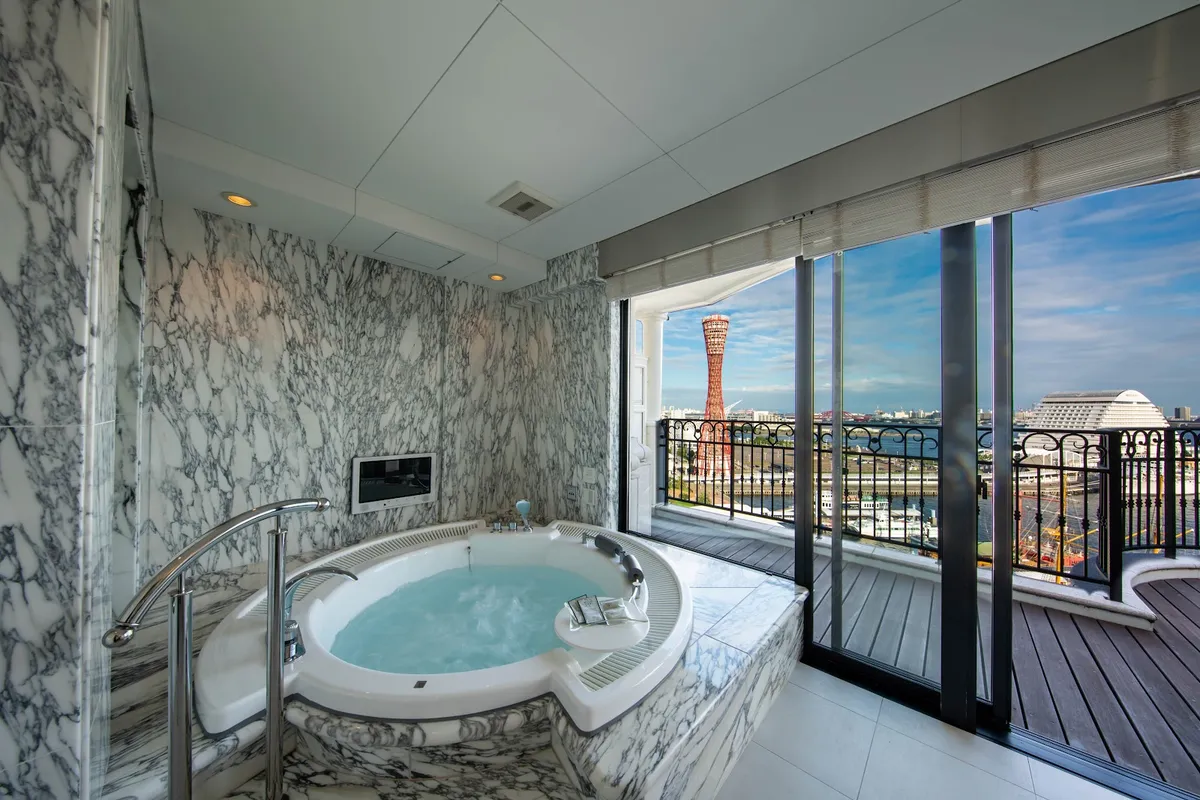 LA SUITE KŌBE, Kobe interior view