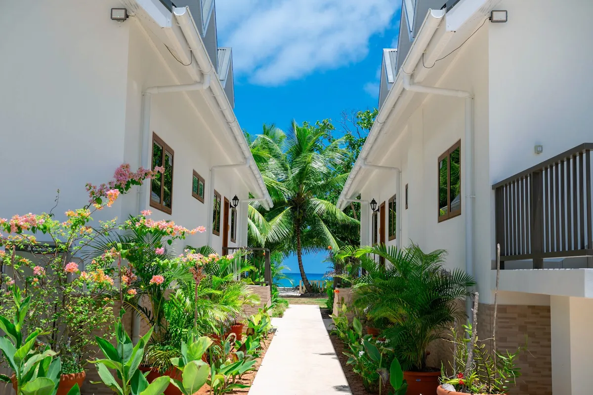 LAZIO BEACH RESIDENCE, Anse Lazio, Praslin, Seychelles, Praslin interior view