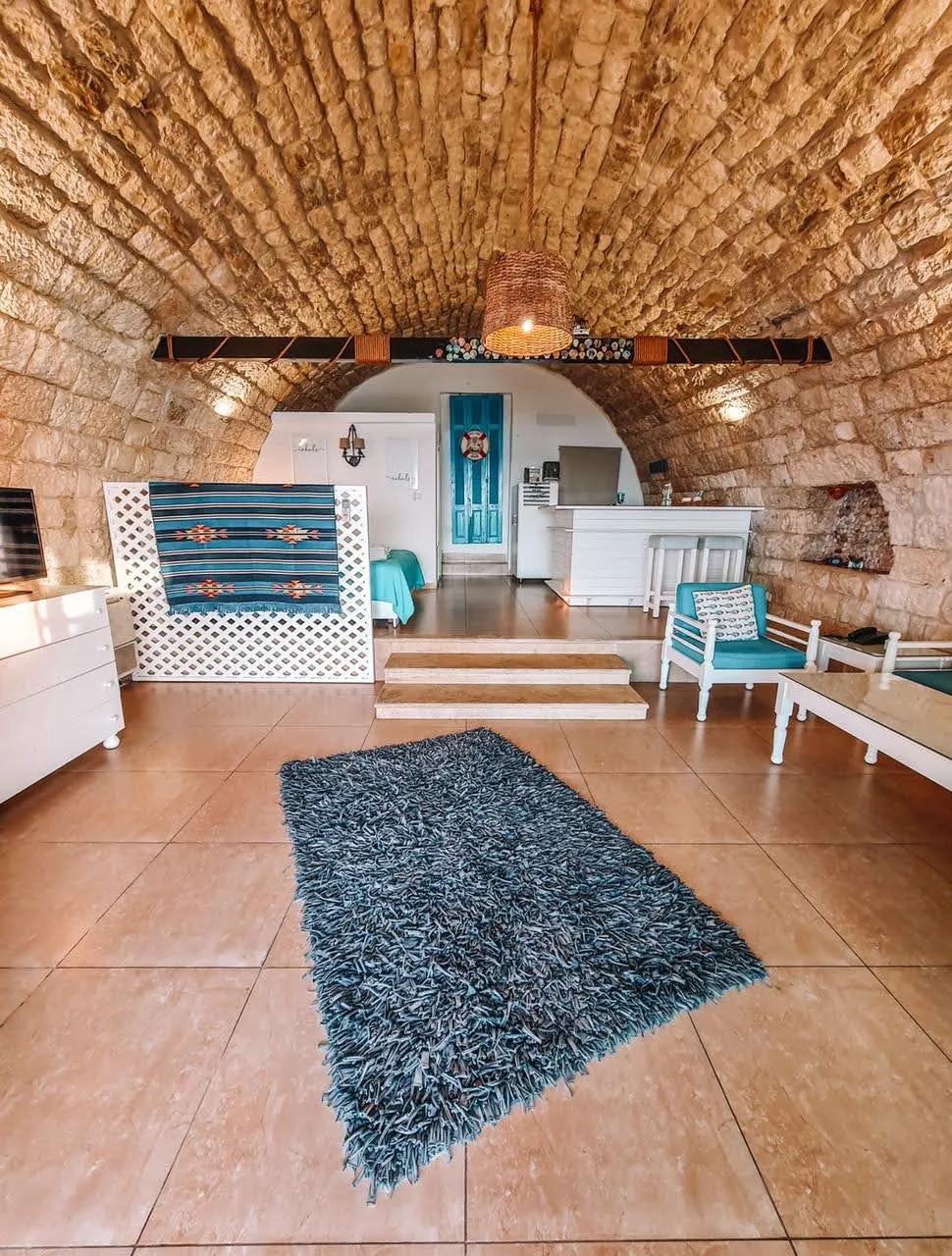 Le Blanc Bleu, Byblos interior view
