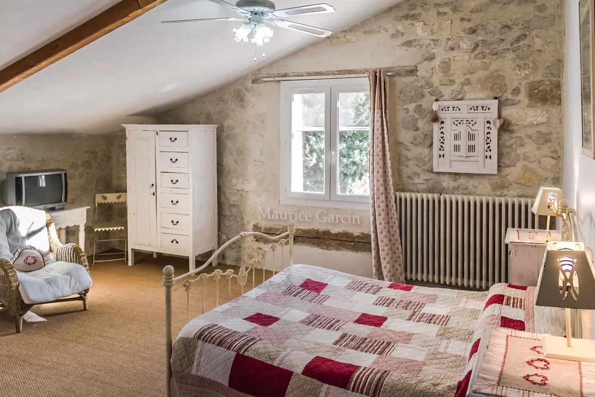 Le Clos Saint Pierre de Fraisse, Avignon interior view