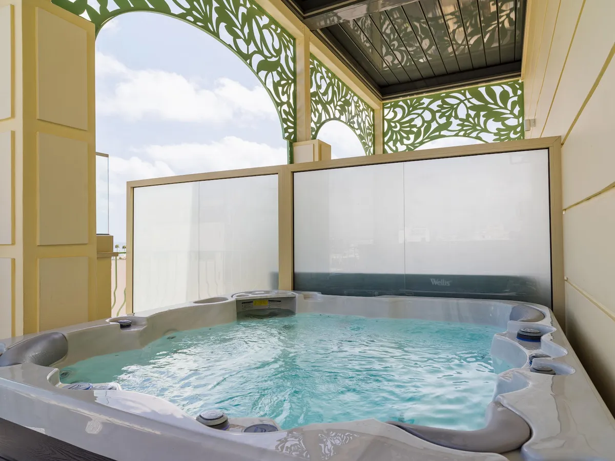 Leonardo Boutique Hotel Larnaca, Larnaca interior view