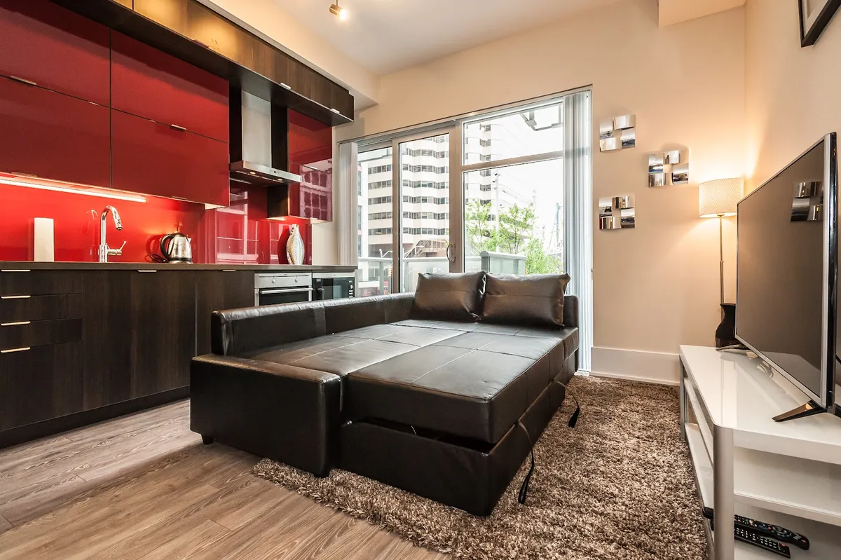 Life Suites Loft - CN Tower / MTCC / Scotibank Arena, Toronto interior view