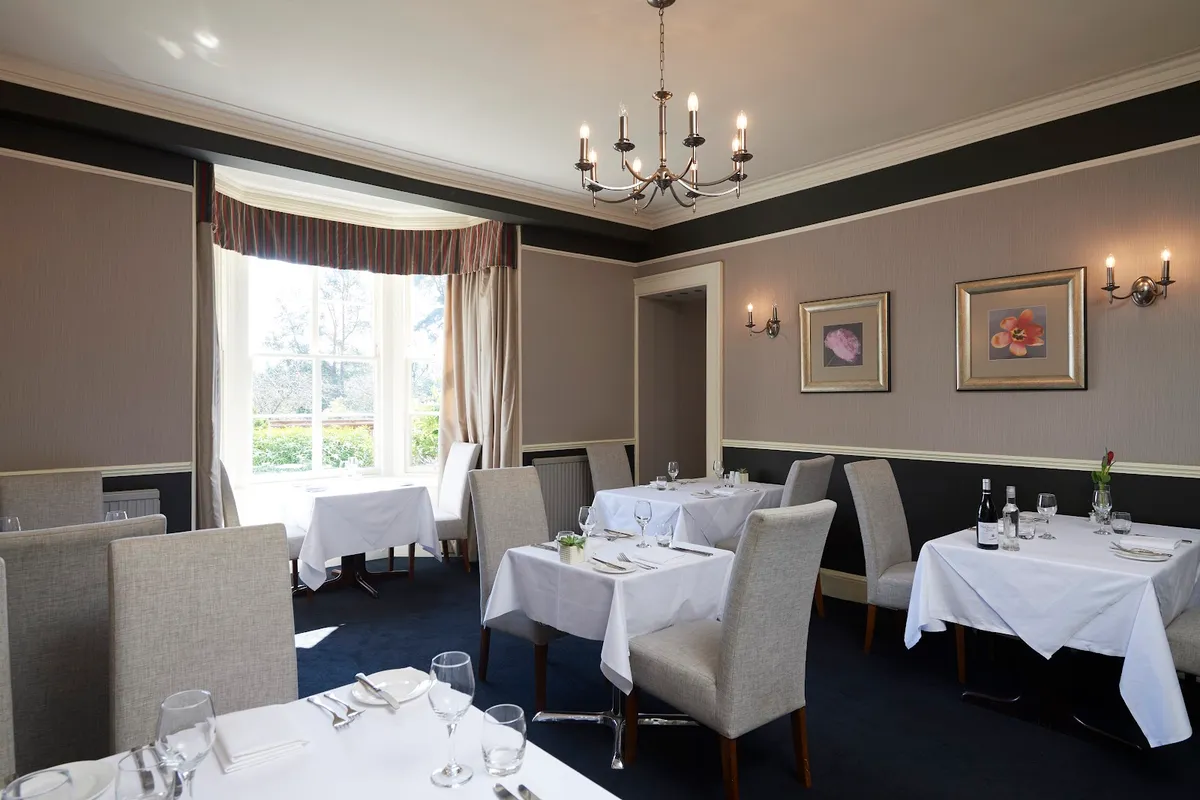 Loch Ness Country House Hotel, Inverness interior view