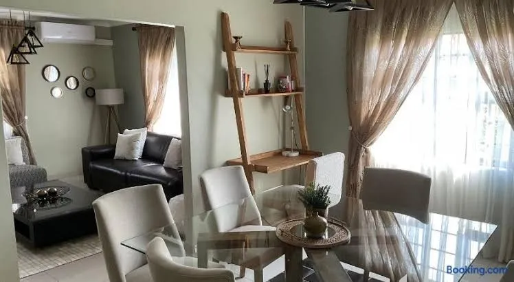 Luxe Comfort Retreat, Gaborone interior view