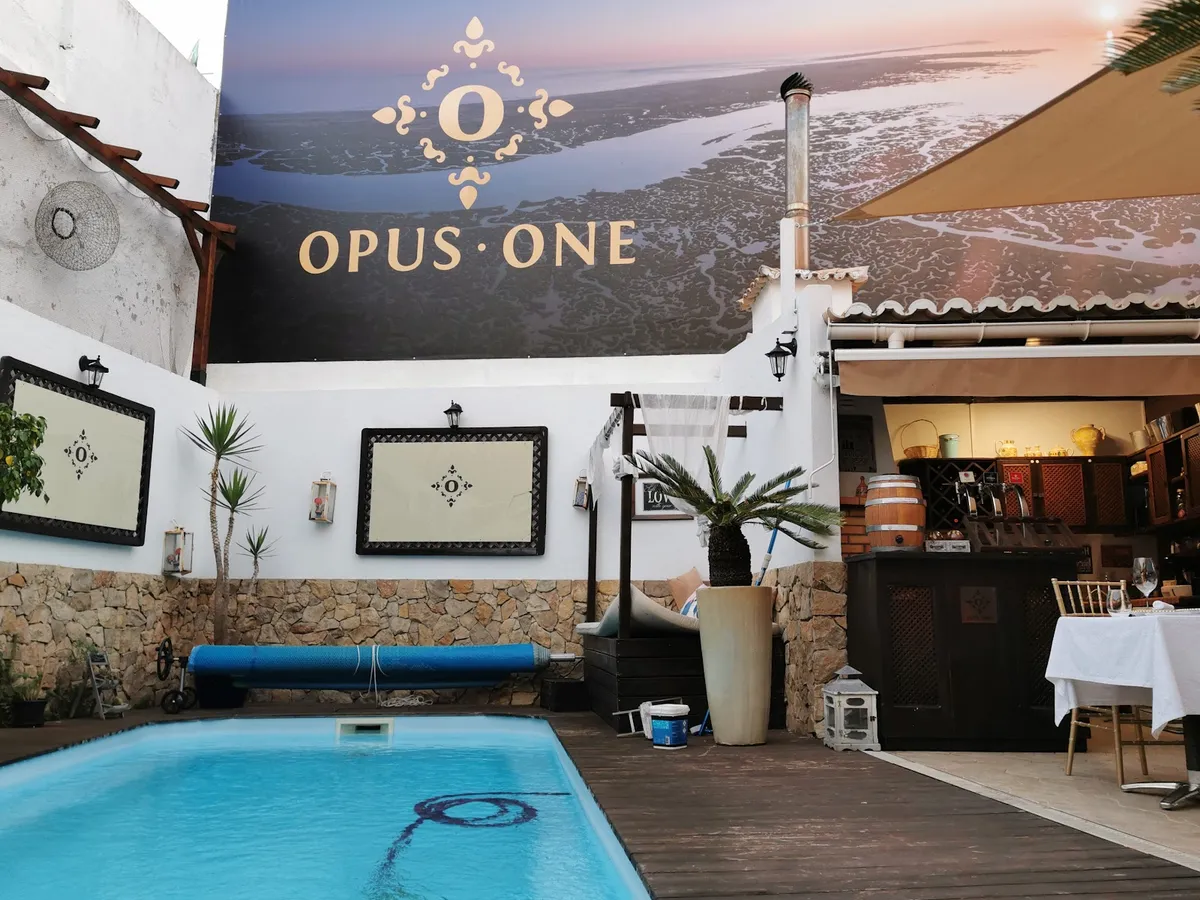 Luxury Guest House_Opus One, Faro interior view