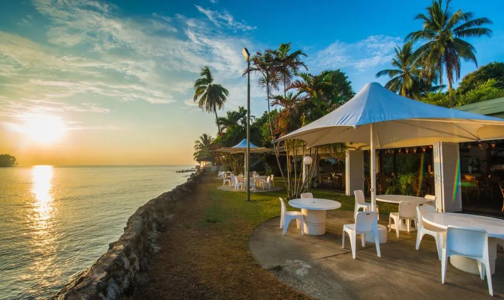 Madang Resort Hotel, Madang interior view