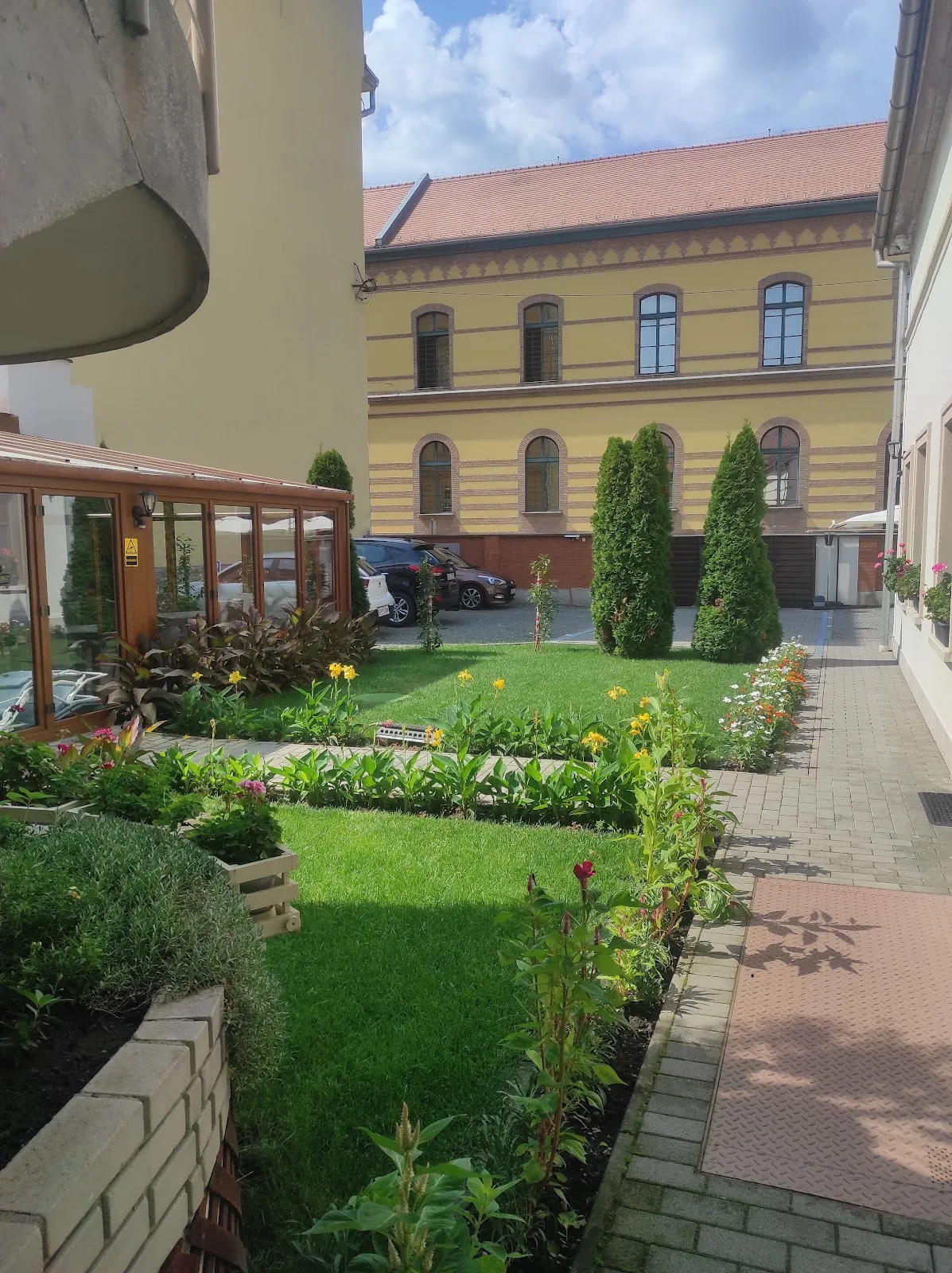 Mecset Apartman, Eger interior view