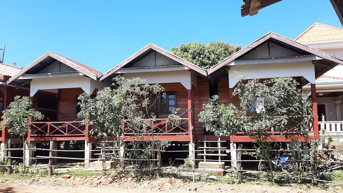 Mr Noi Bungalows, 4000 Islands interior view