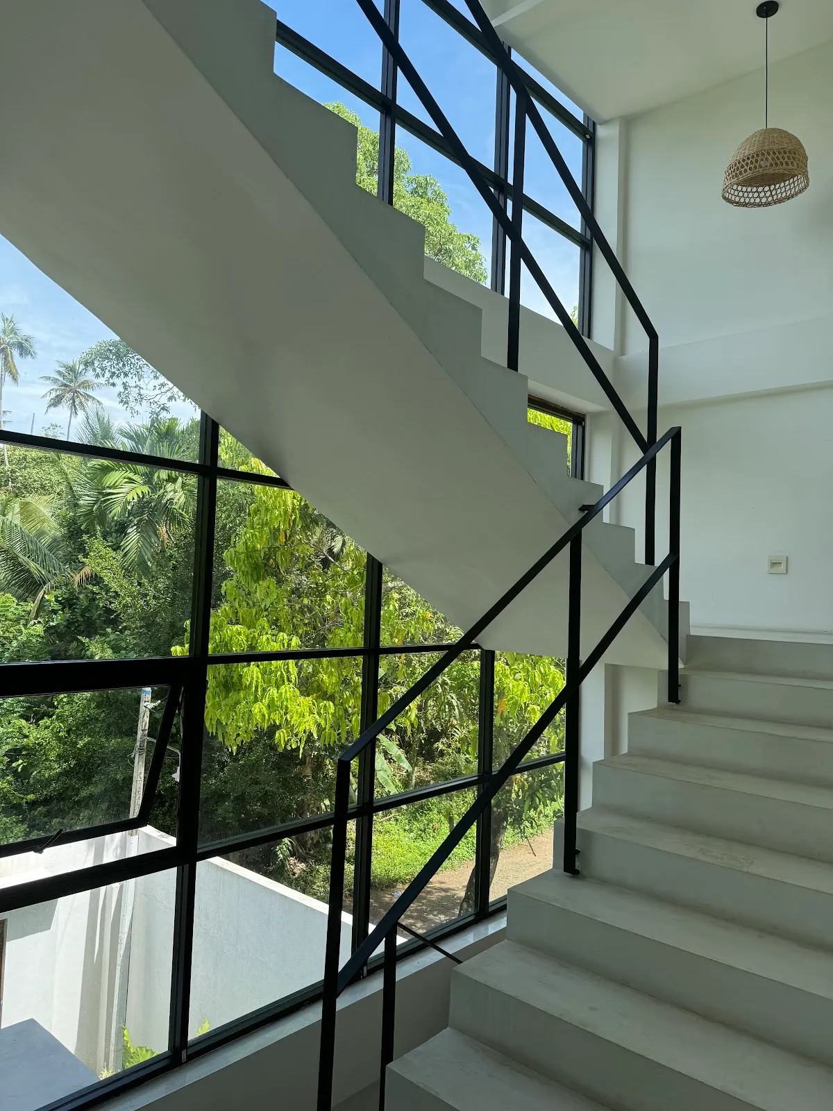 Nalu, Mirissa interior view