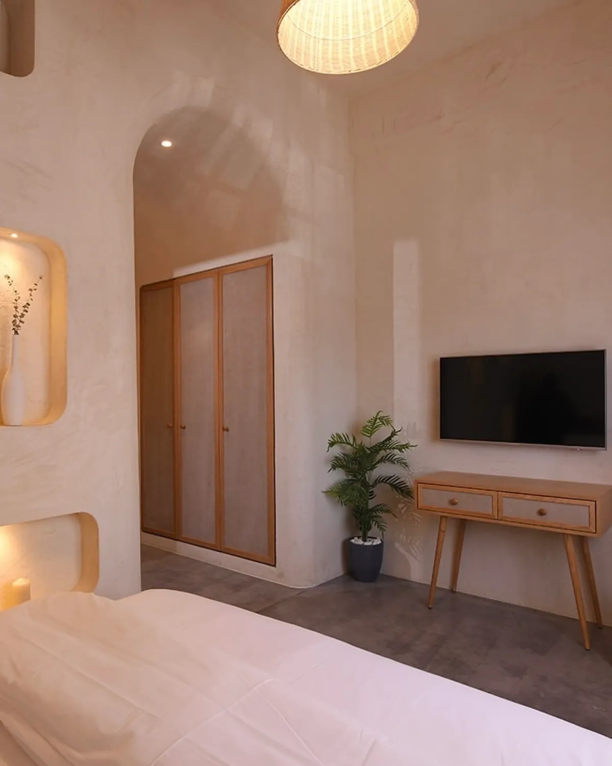 Neoli, Byblos interior view