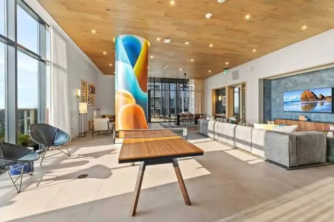 NEW! 1BR Scenic Retreat w/ Rooftop pool |Rainey St, Austin interior view