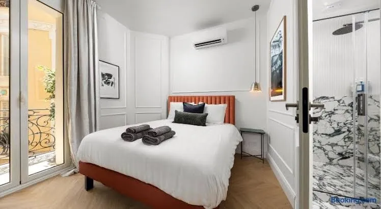 New Center Easy Fiber Wifi AC, Monte Carlo interior view