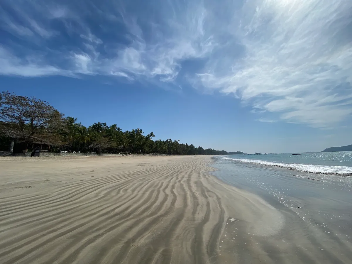 Ngapali Beach- ငပလီ, Ngapali Beach interior view