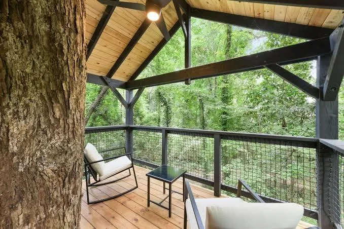 Oasis Treehouse Atlanta, Sanyang interior view