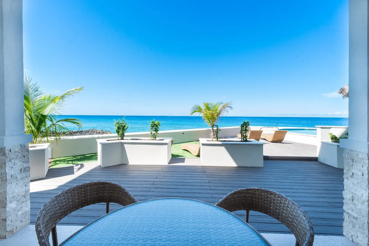 Ocean Cabanas Dive Resort, Seven Mile Beach interior view