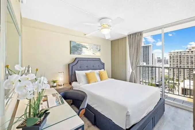 Pacific Monarch - 1 BR - Ocean and City Views!, Honolulu interior view