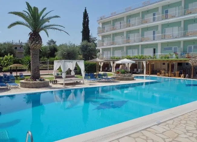Paloma Blanca, Corfu interior view