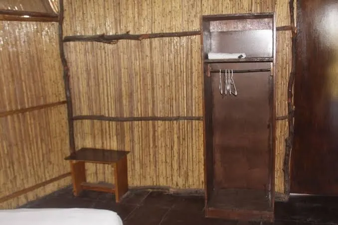 Pelican Lodge and Camping - Deluxe Double Room, Nata interior view