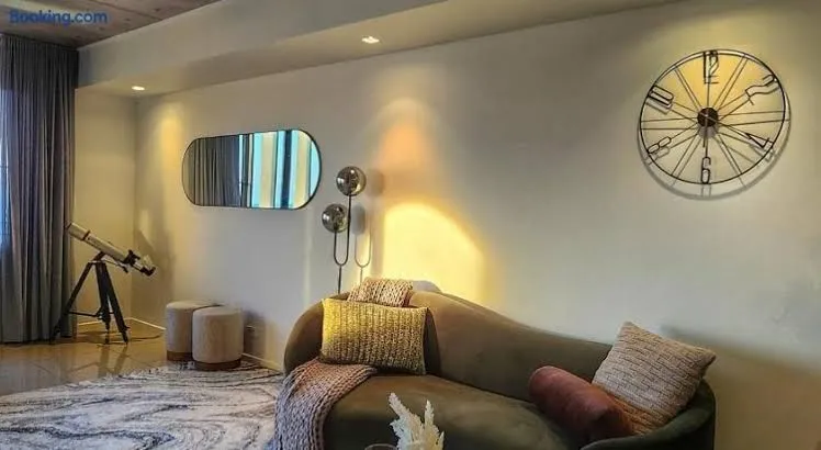 Penthouse-level Waterfront Apartment, Darwin interior view