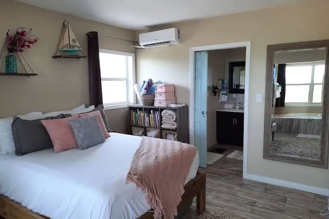 Pet Friendly Coral Breeze, Exuma interior view