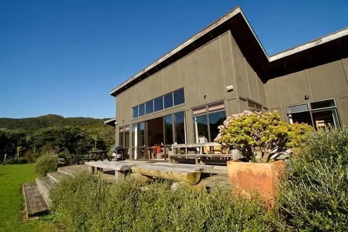 Piha Beachstay Accommodation, Auckland interior view