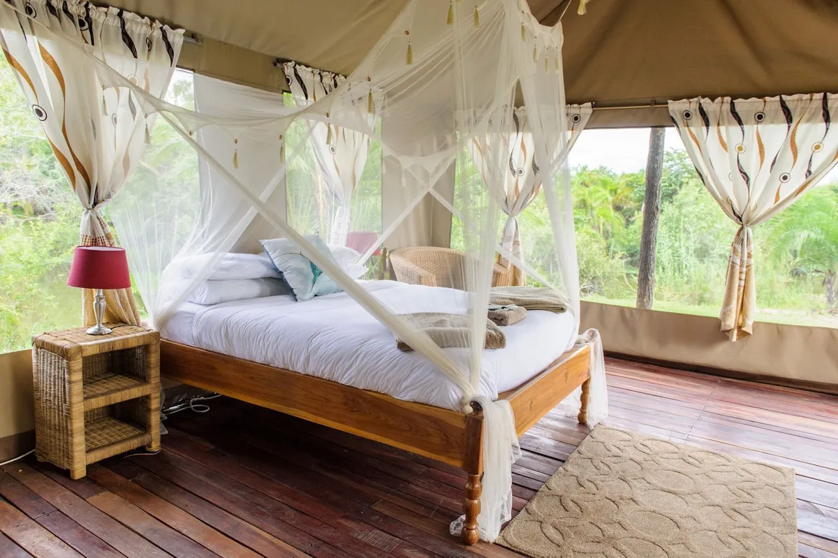 Pinnon Lodges, South Luangwa interior view