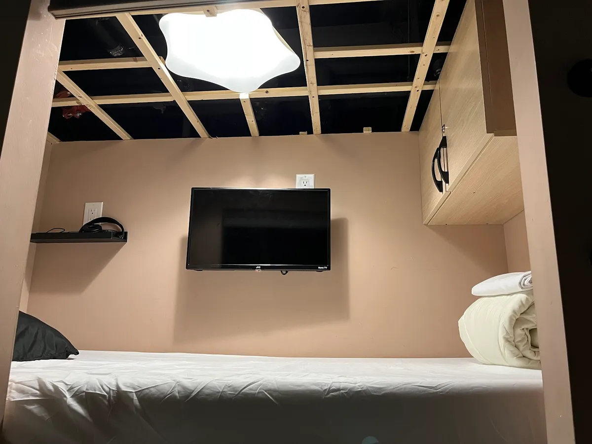 Pod-Inn Hotel, Toronto interior view
