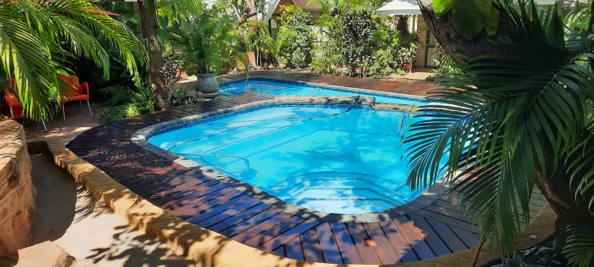 R&A GUEST HOUSE, Pemba interior view