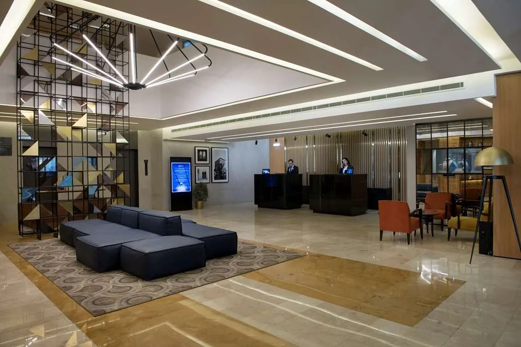 Radisson Blu Hotel, Beirut Verdun, Beirut interior view