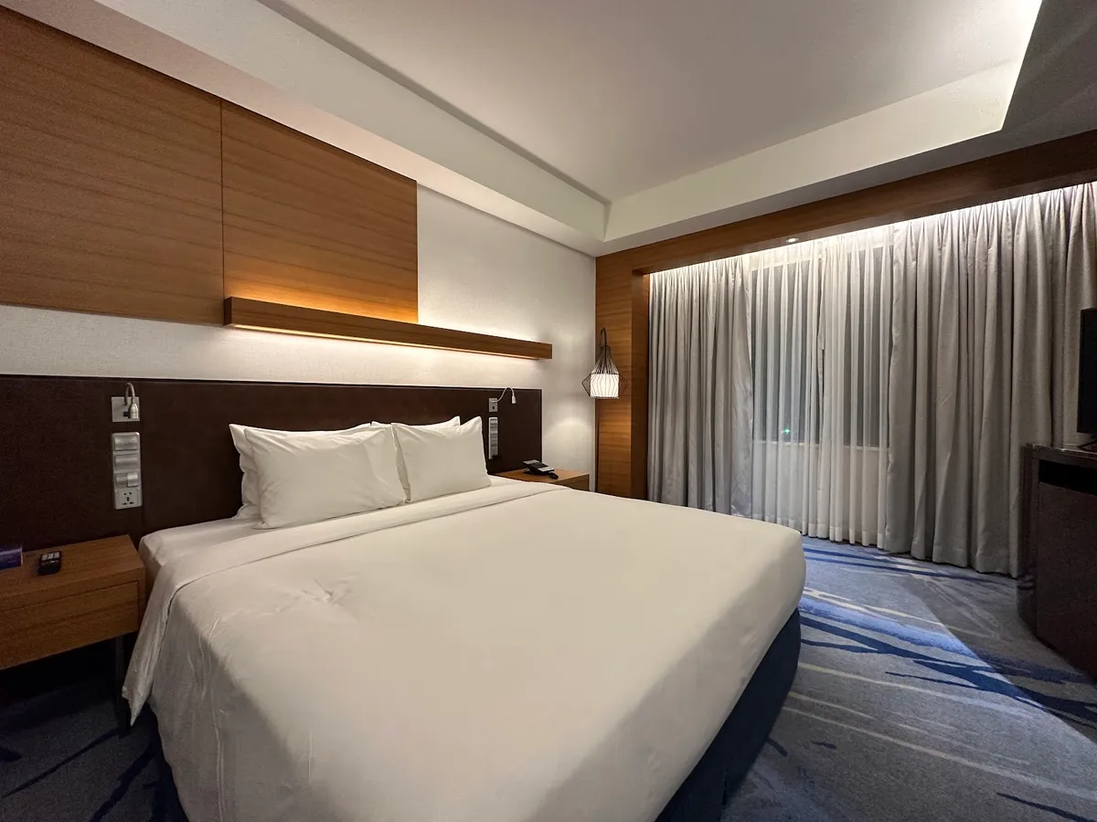 Radisson Blu Hotel, Cebu, Cebu interior view