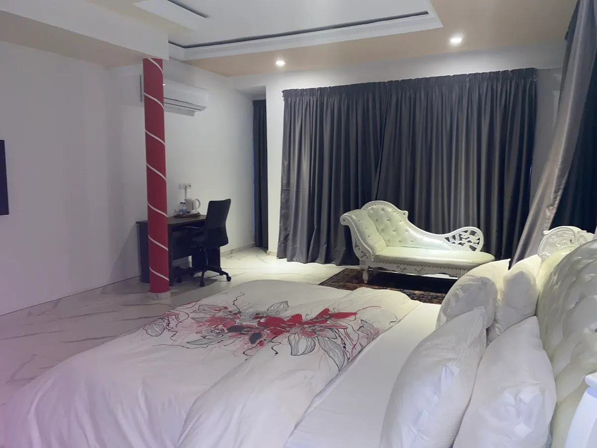 RESERVES DE VIE, Yamoussoukro interior view