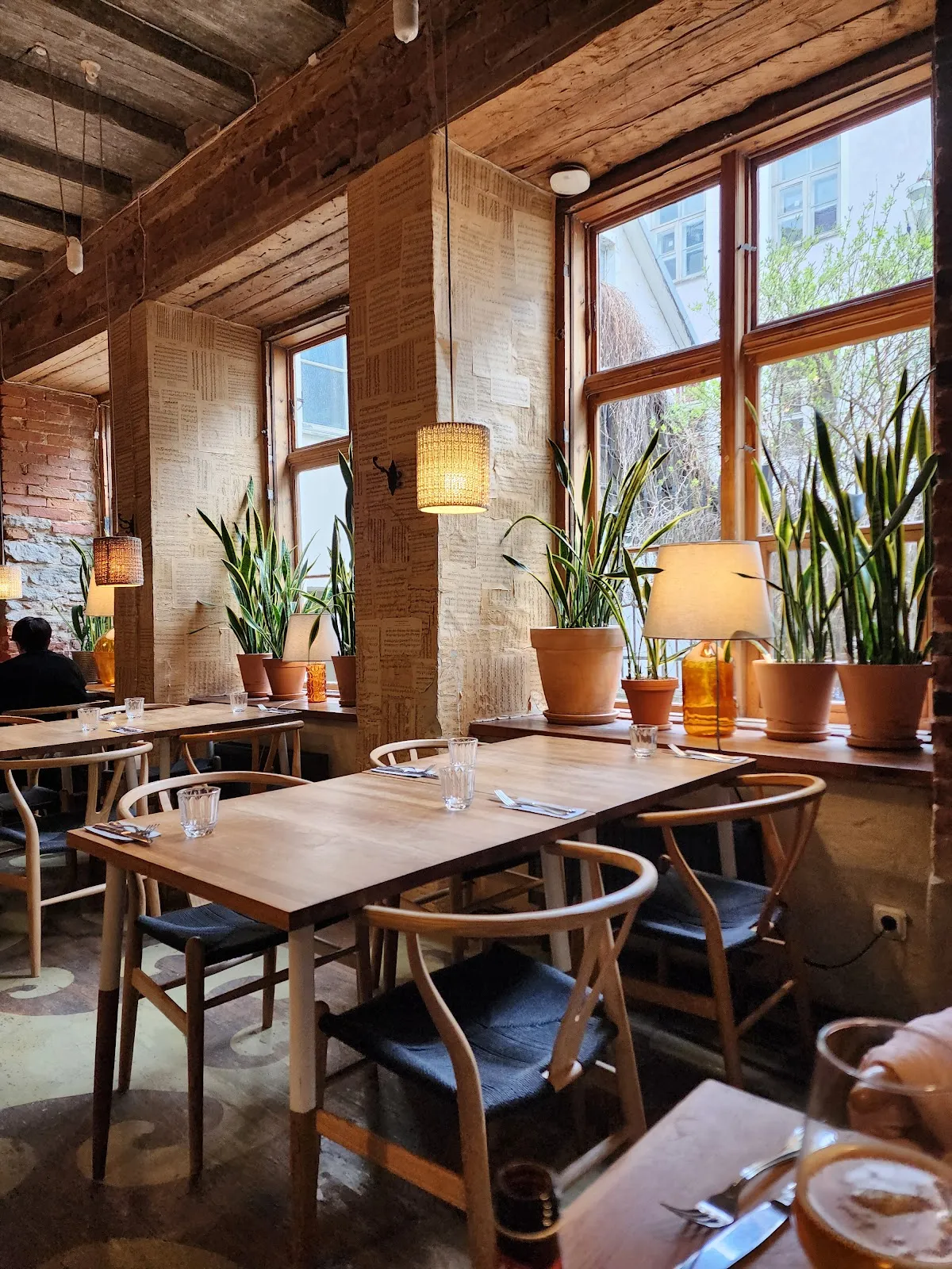 Restaurant Rataskaevu 16, Tallinn interior view