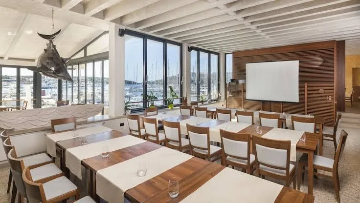Ribarska Koliba Resort, Pula interior view