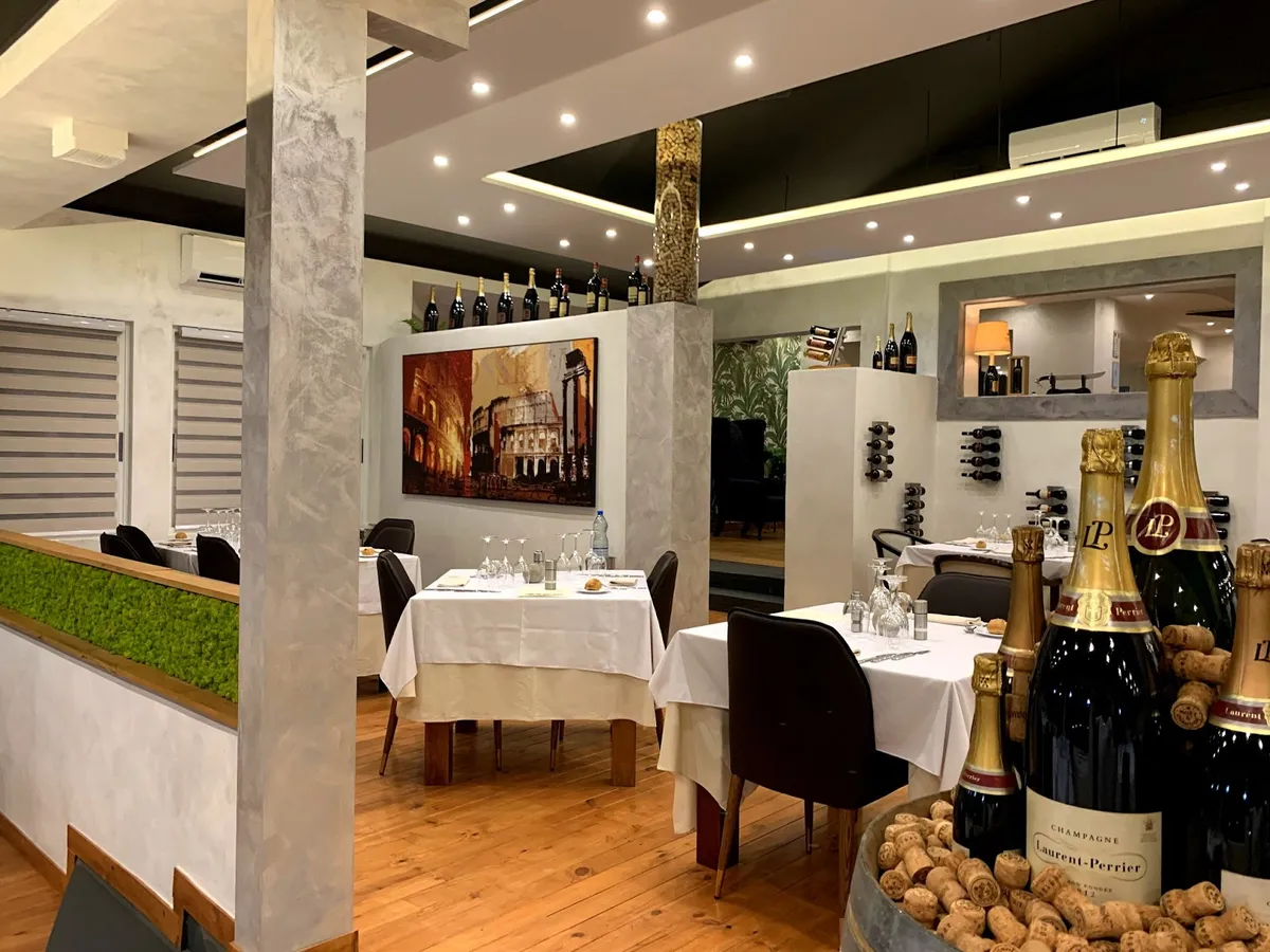 Roma Restaurant & Hotel, Libreville interior view