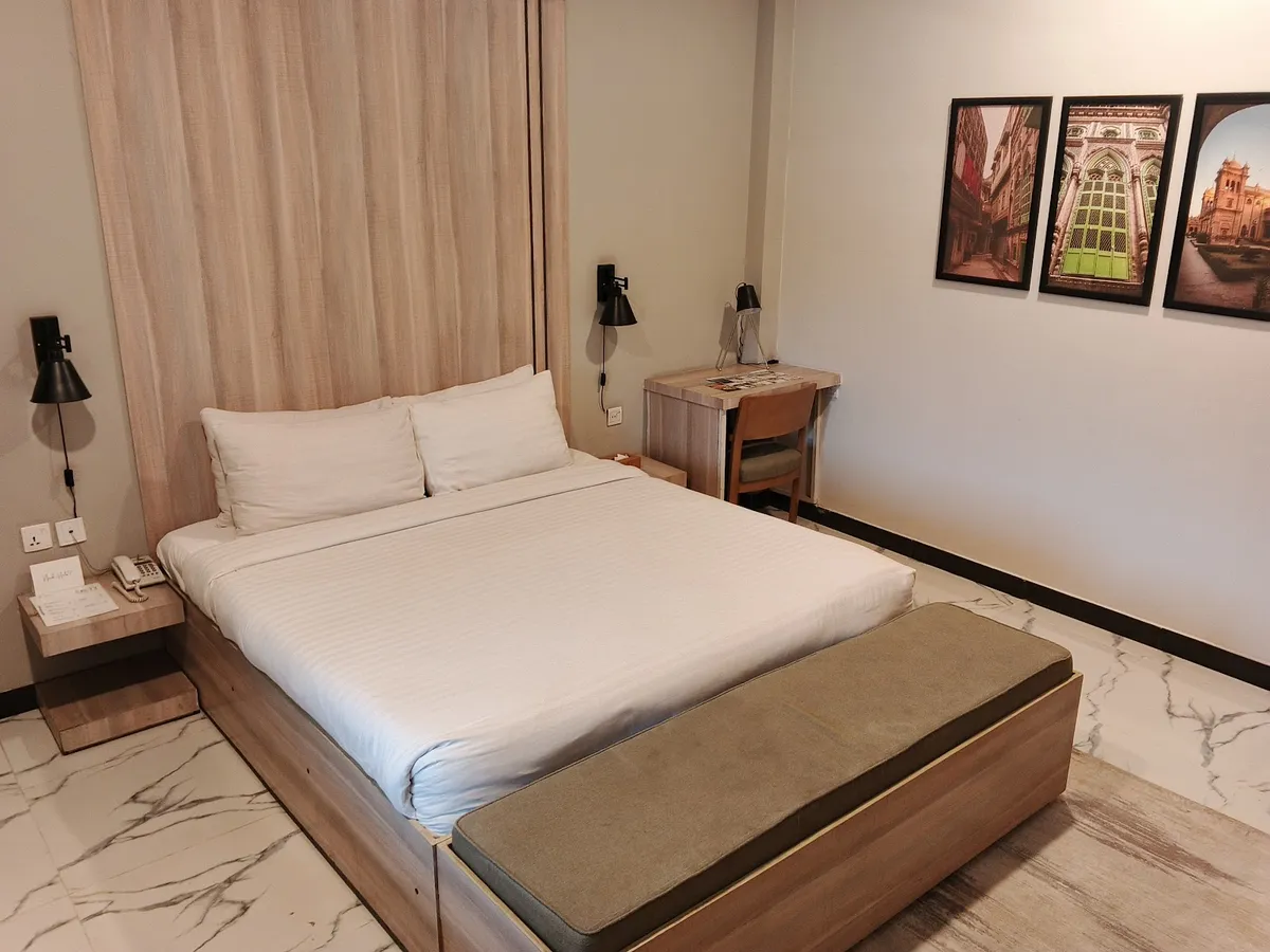 Roomy Crossroads Hotel, Peshawar, Peshawar interior view