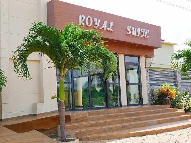 Royal Hôtel Suite Millionnaire, Yamoussoukro interior view