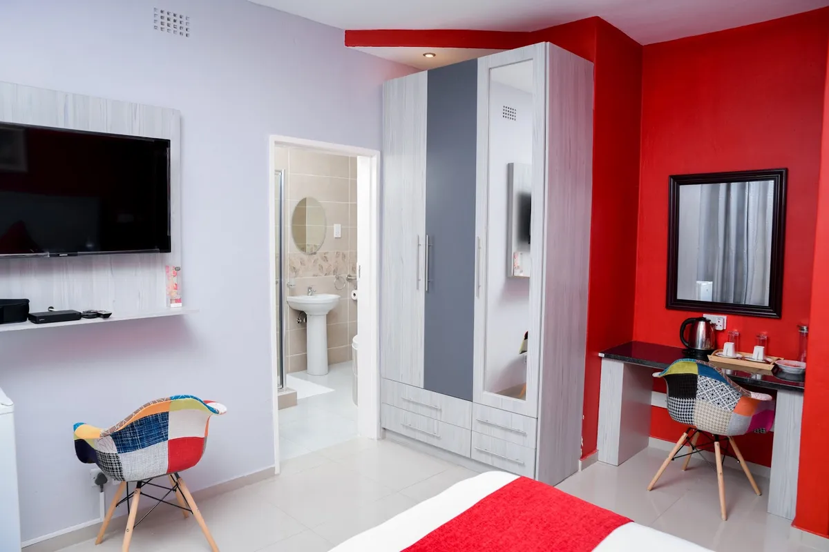 SAME STAY INN, Francistown interior view