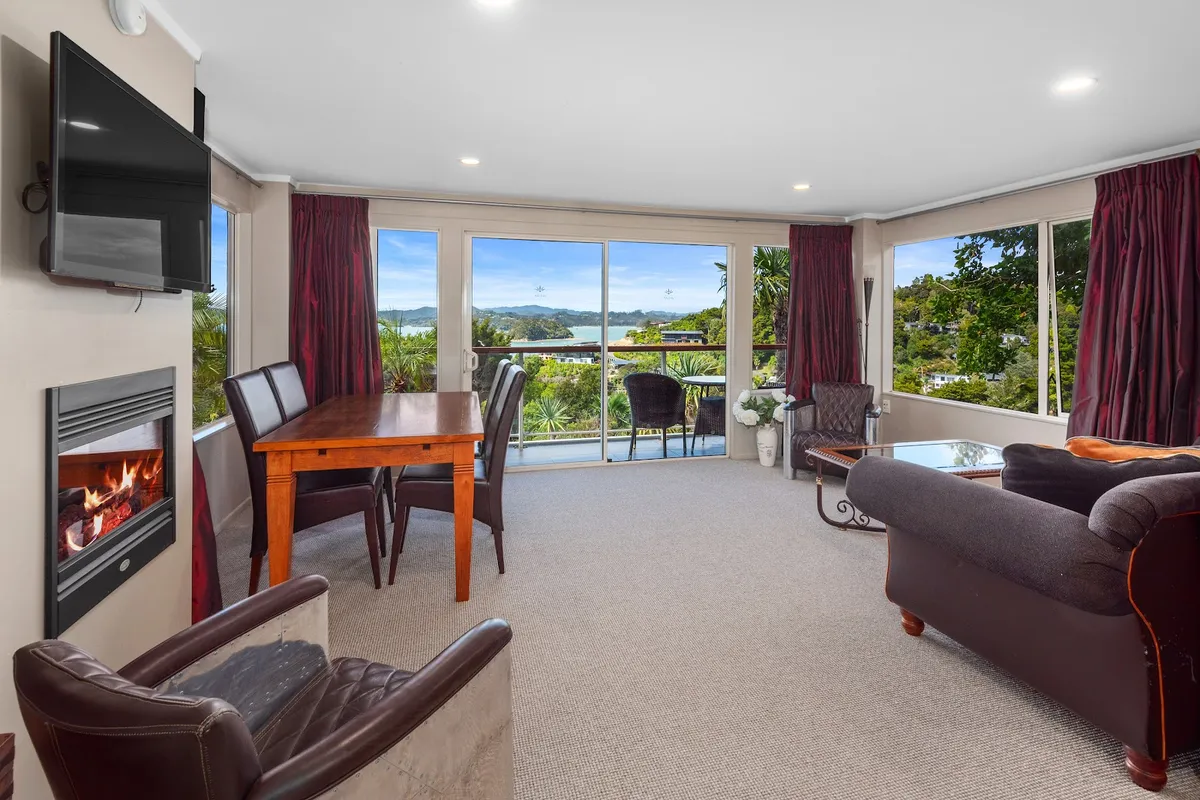 Sanctuary Palms, Bay Of Islands interior view