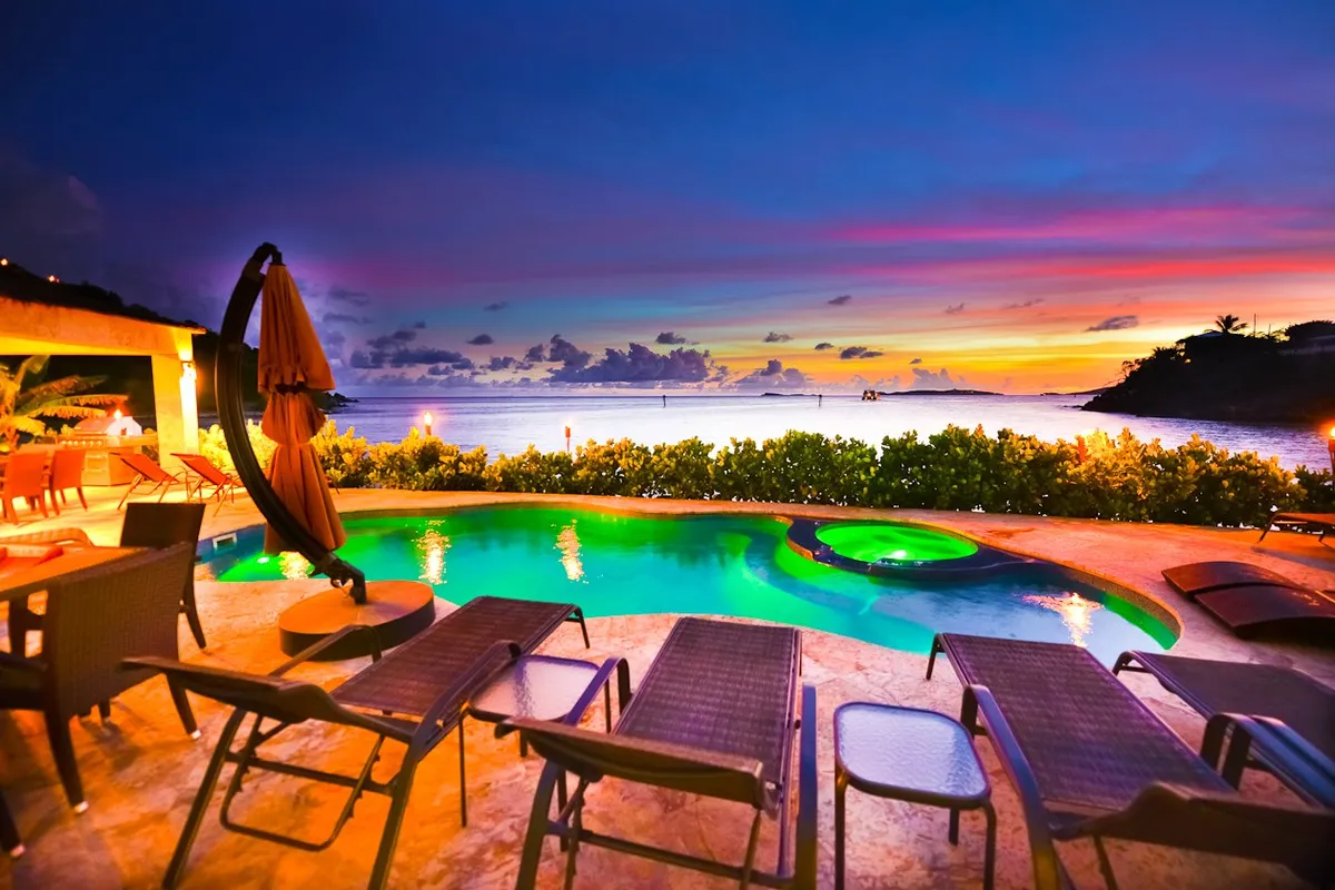 Sea Shore Allure, St John interior view