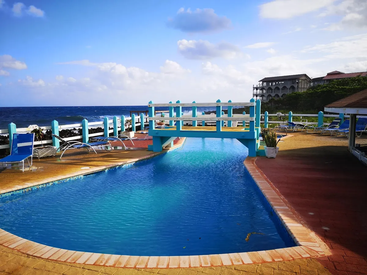 Seagrape, Roatan interior view