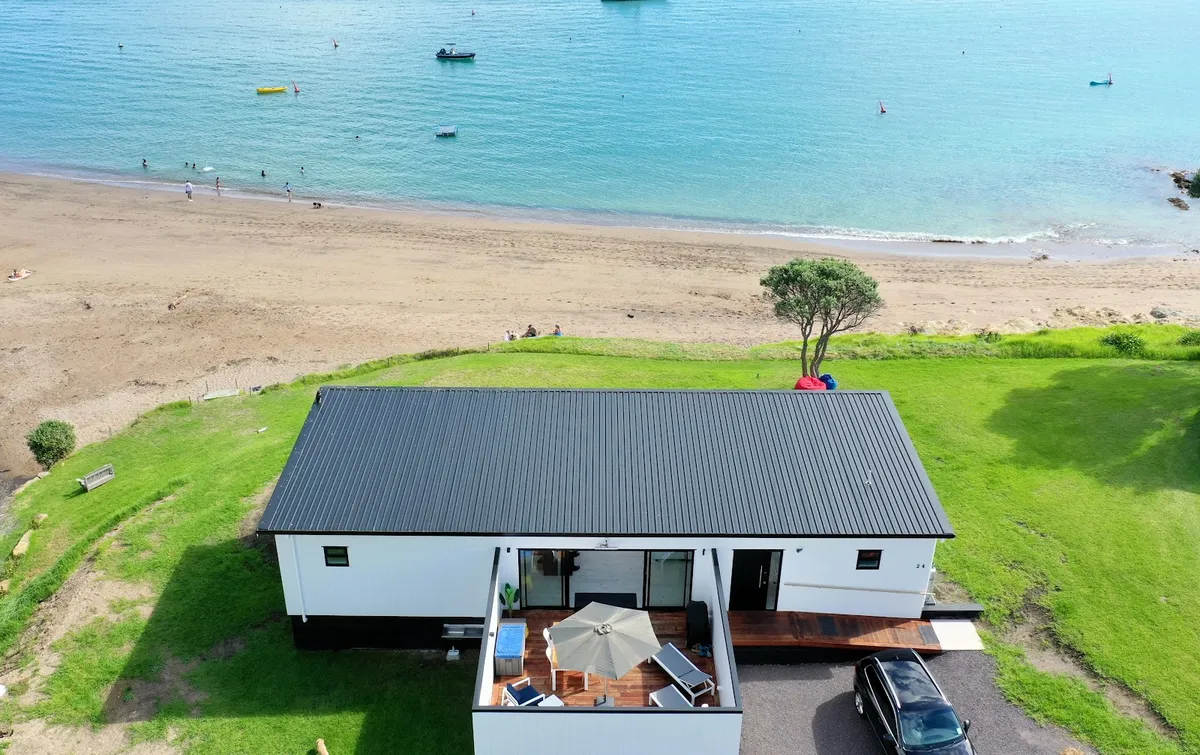 Seascape Bay of Islands, Bay Of Islands interior view