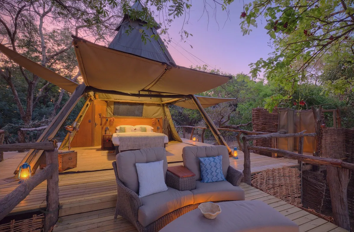 Shawa Luangwa Camp by Green Safaris, South Luangwa interior view