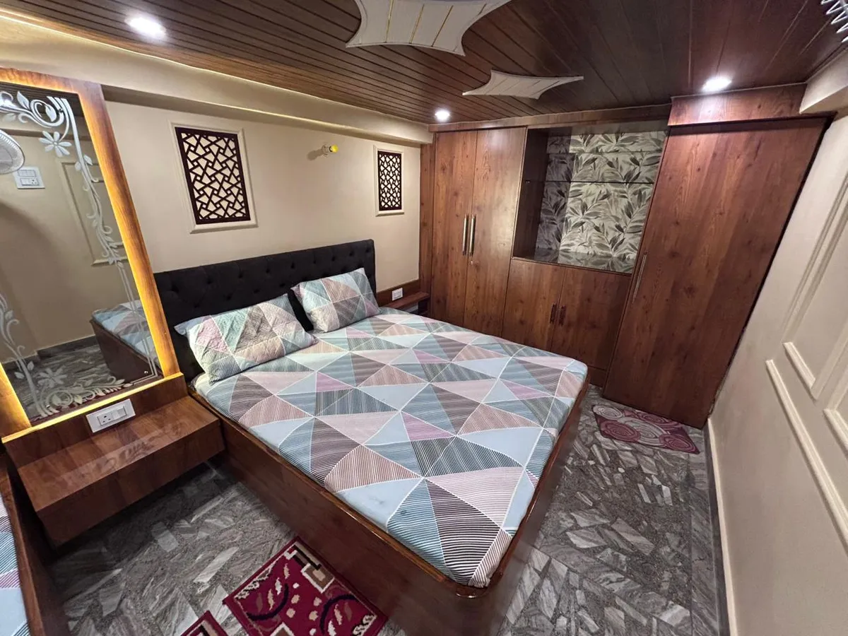 Shree Narayana Guest House, Varanasi interior view
