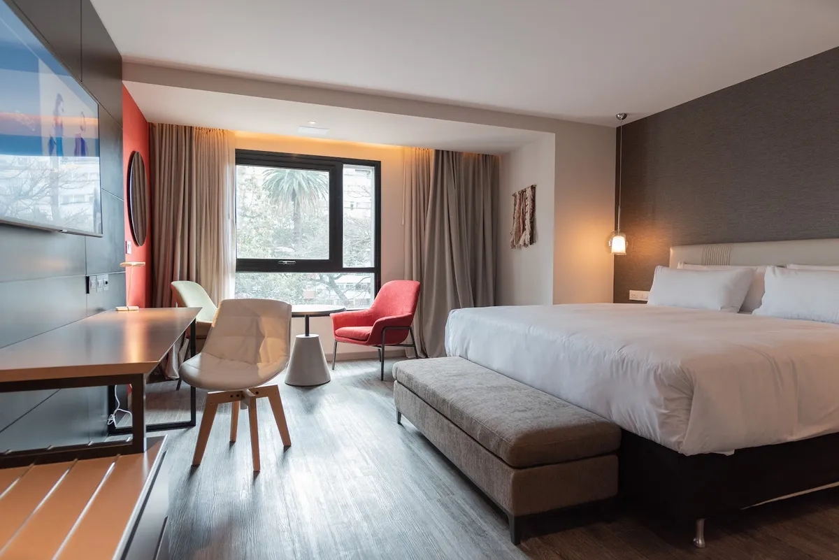 SORO Montevideo, Curio Collection by Hilton, Montevideo interior view