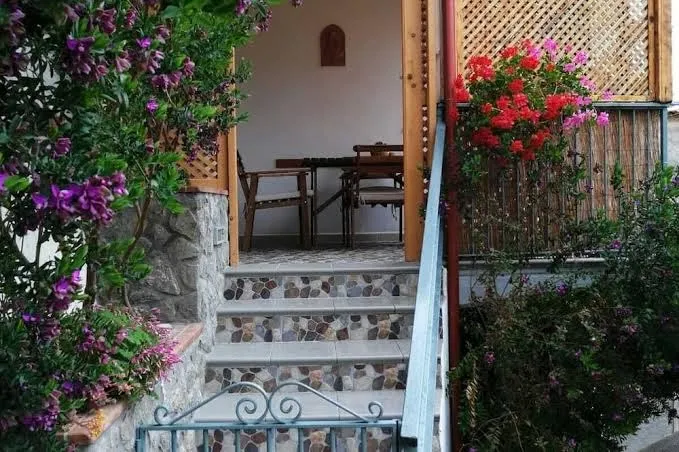 Stunning home with private parking included and views of Positano, Positano interior view