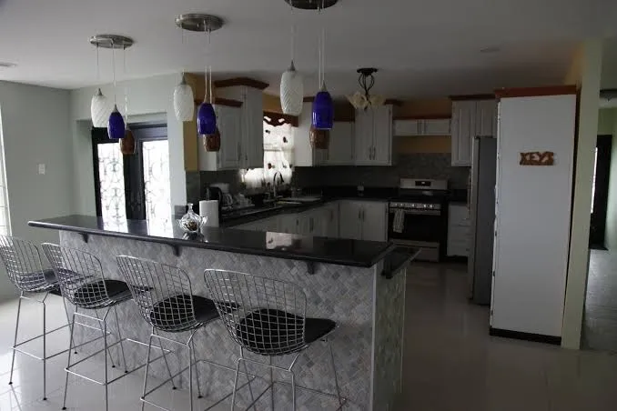 Stunning Luxury 3 Bedroom 2 1/2 bath Apartment, San Fernando interior view